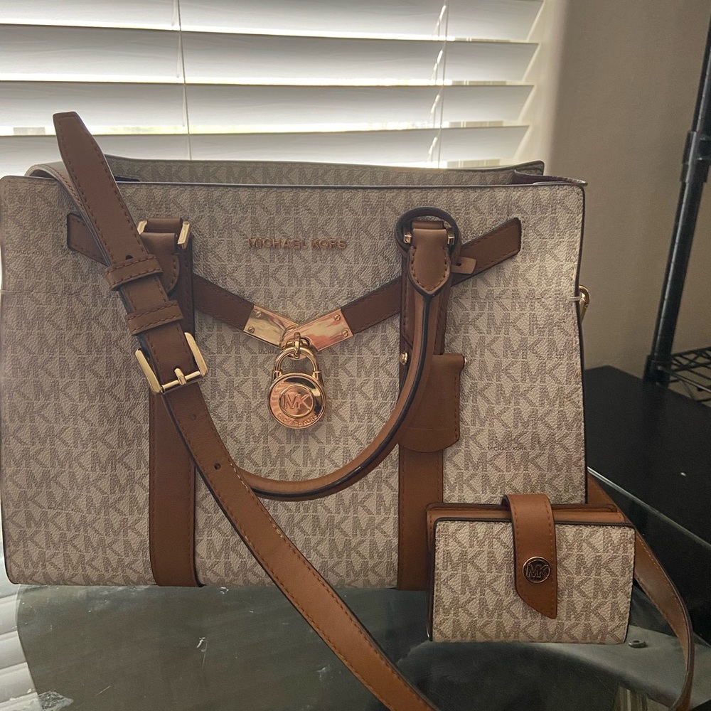 Michael Kors Hamilton Signature Large Satchel Vanilla with Wallet
